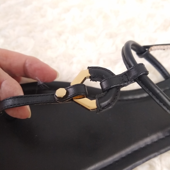 Louise et Cie black & gold flat sandals - Picture 4 of 9